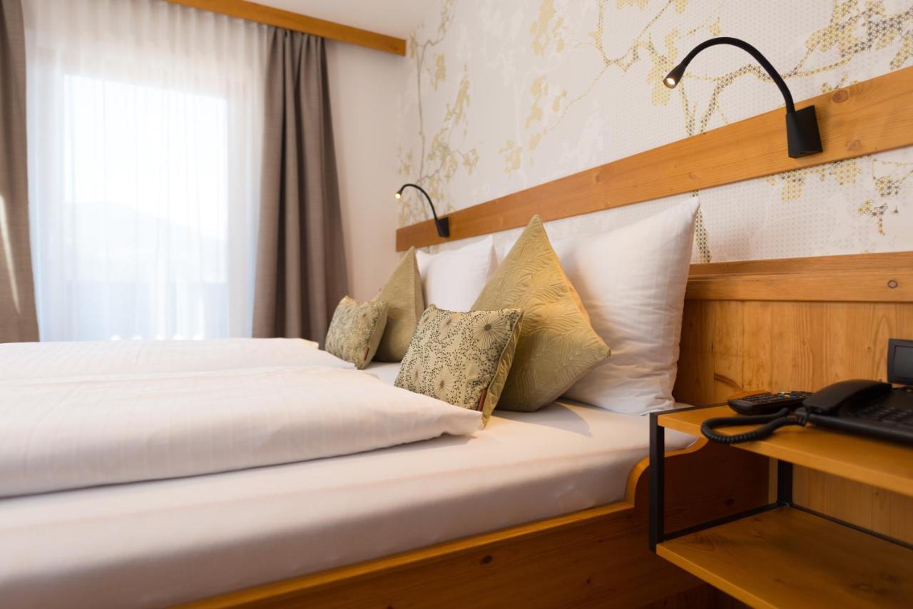 Hotel Vierjahreszeiten 弗拉绍 外观 照片