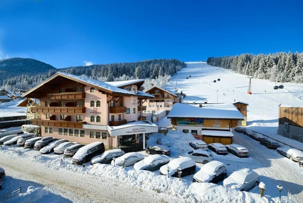 Hotel Vierjahreszeiten 弗拉绍 外观 照片