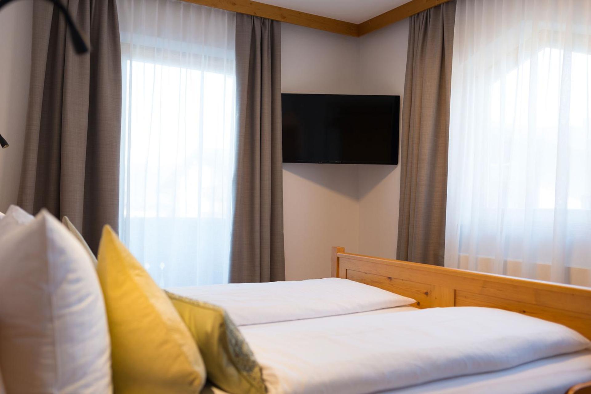 Hotel Vierjahreszeiten 弗拉绍 外观 照片