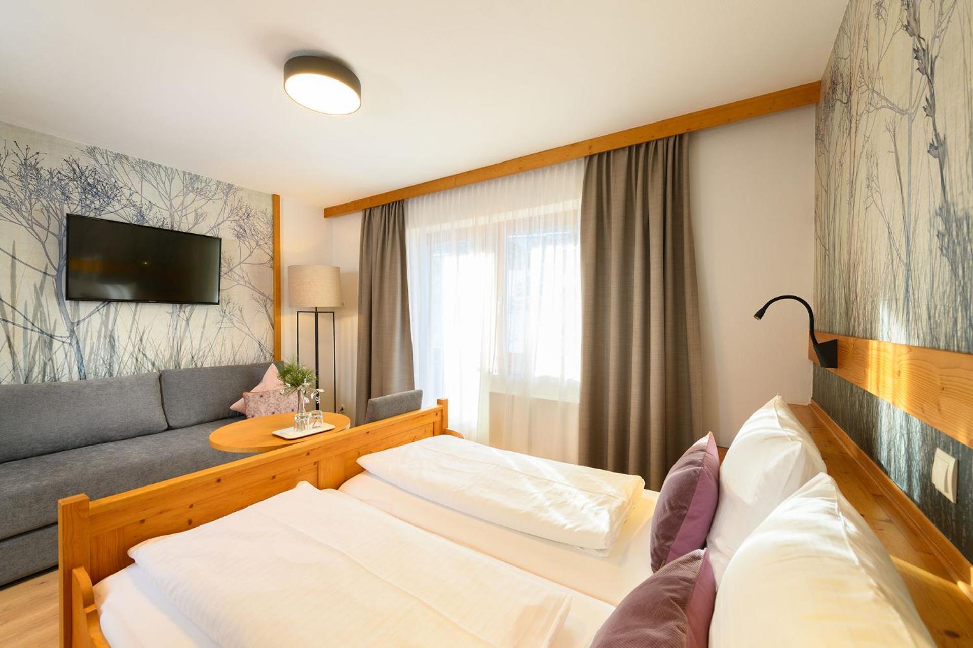Hotel Vierjahreszeiten 弗拉绍 外观 照片