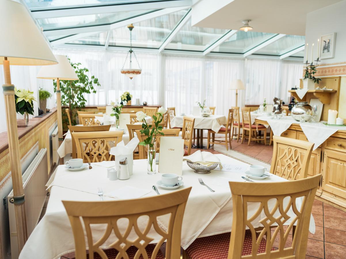 Hotel Vierjahreszeiten 弗拉绍 外观 照片